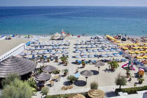 Imagen de la habitación del Hotel Tirreno, Spotorno. Foto 8