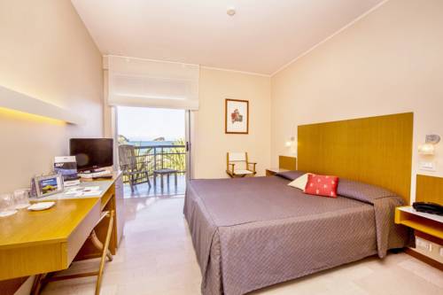 Imagen de la habitación del Hotel Tirreno, Spotorno. Foto 10