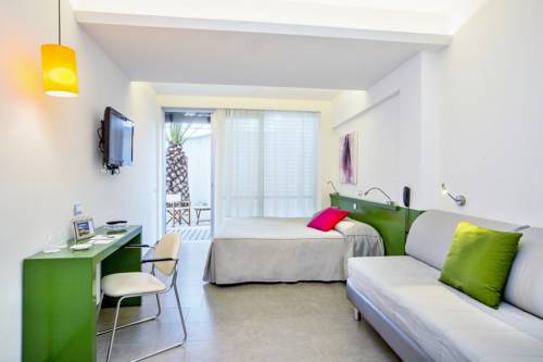Imagen de la habitación del Hotel Tirreno, Spotorno. Foto 14