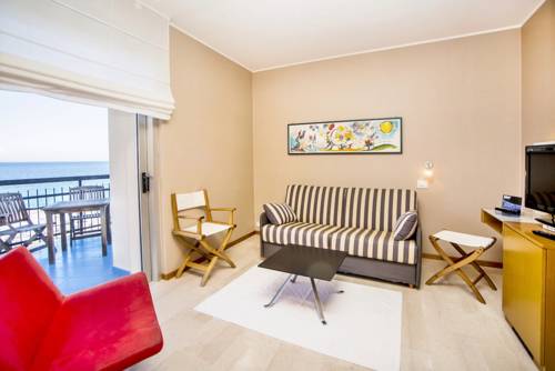 Imagen de la habitación del Hotel Tirreno, Spotorno. Foto 16