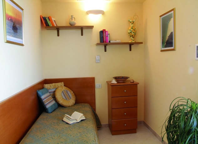 Imagen de la habitación del Hotel Tirreno, Tropea. Foto 9