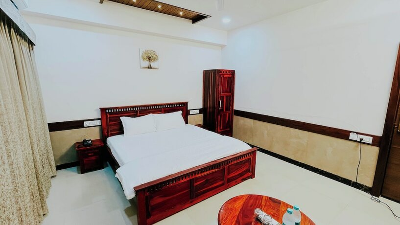 Imagen general del Hotel Tirth By Sonu Cafe. Foto 9