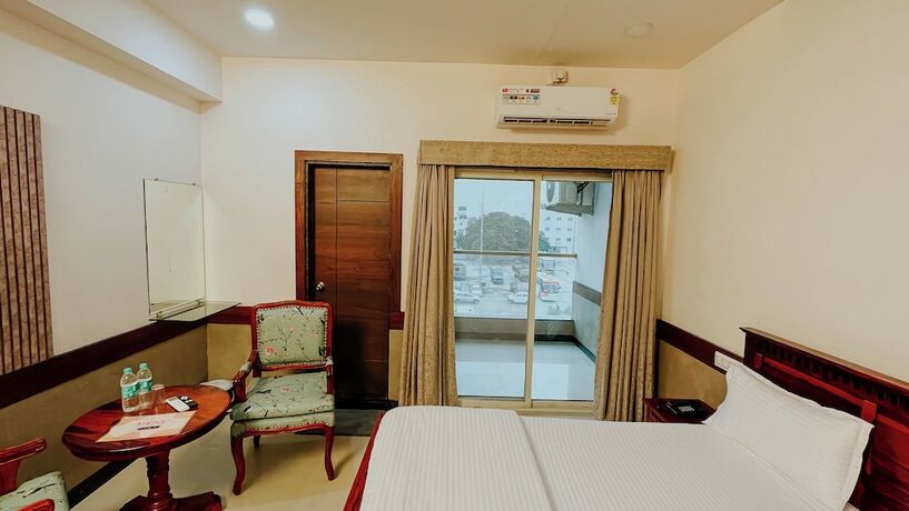 Imagen general del Hotel Tirth By Sonu Cafe. Foto 10
