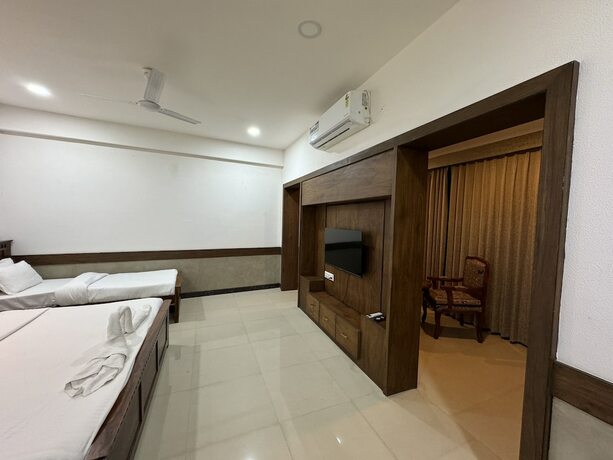 Imagen general del Hotel Tirth By Sonu Cafe. Foto 13