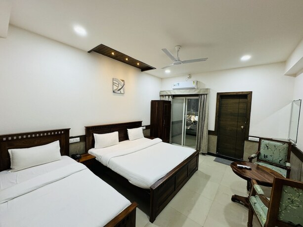 Imagen de la habitación del Hotel Tirth By Sonu Cafe. Foto 17