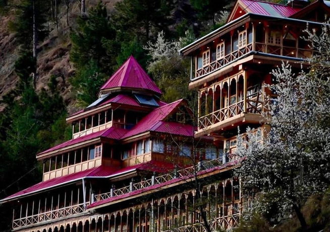 Imagen general del Hotel Tirthan Village Resort. Foto 1
