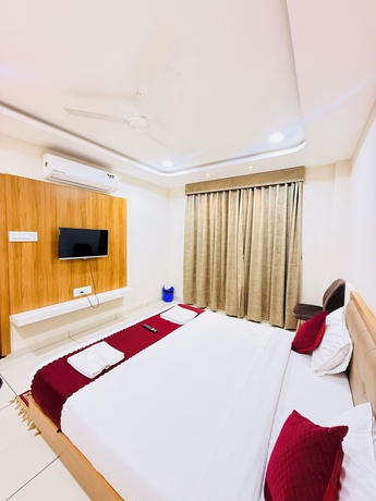 Imagen de la habitación del Hotel Tirupati Inn. Foto 15