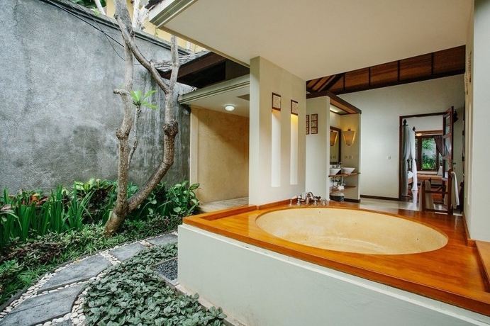Imagen de la piscina del Hotel Tis Villas Seminyak By Premier Hospitality Asia. Foto 10