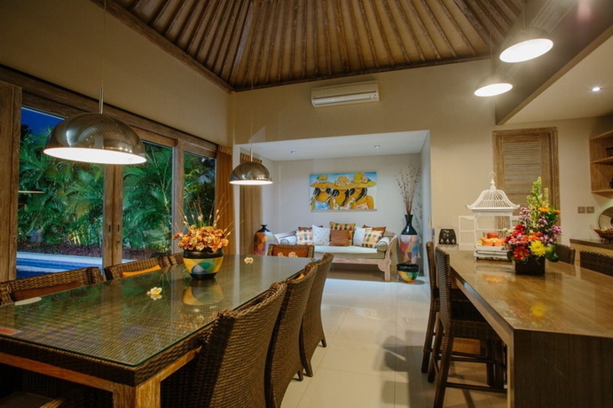 Imagen del bar/restaurante del Hotel Tis Villas Seminyak By Premier Hospitality Asia. Foto 2