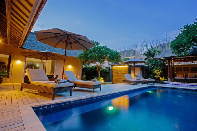 Imagen de la piscina del Hotel Tis Villas Seminyak By Premier Hospitality Asia. Foto 14
