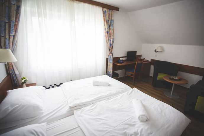 Imagen de la habitación del Hotel Tisa. Foto 8