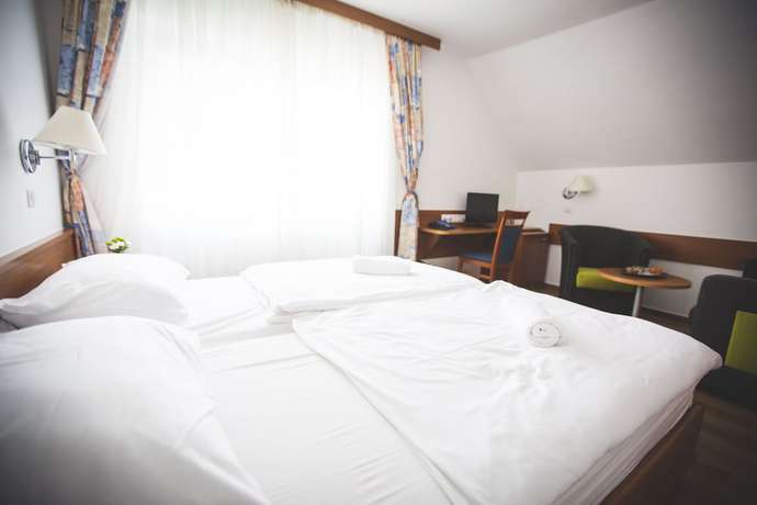 Imagen de la habitación del Hotel Tisa. Foto 12