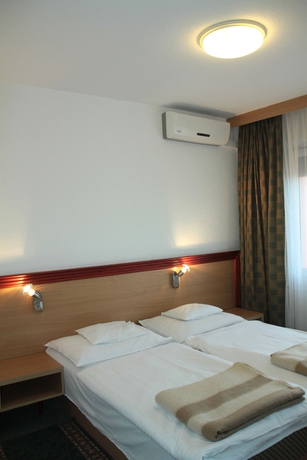 Imagen de la habitación del Hotel Tisza Sport. Foto 4