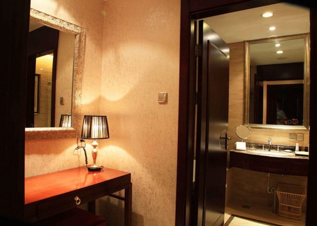 Imagen de la habitación del Hotel Titan Central Park. Foto 14