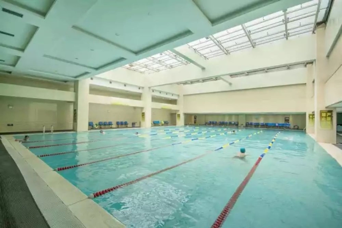 Imagen de la piscina del Hotel Titan Central Park. Foto 19