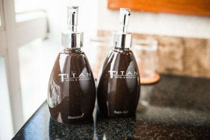 Imagen de la habitación del Hotel Titan. Foto 13