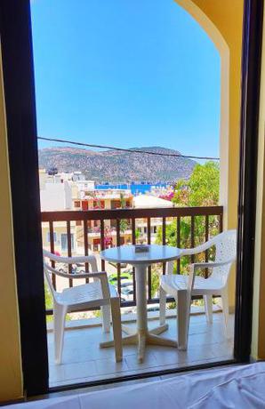 Imagen de la habitación del Hotel Titania Karpathos. Foto 6