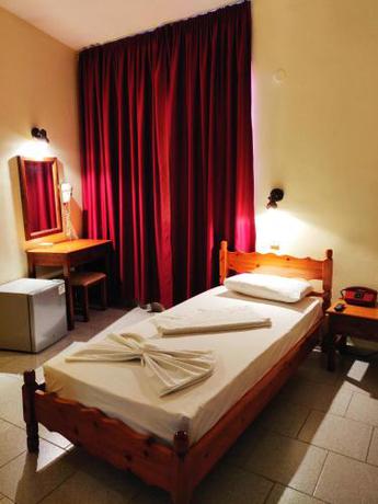 Imagen de la habitación del Hotel Titania Karpathos. Foto 7