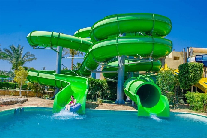 Imagen general del Hotel Titanic Beach Spa and Aqua Park. Foto 7