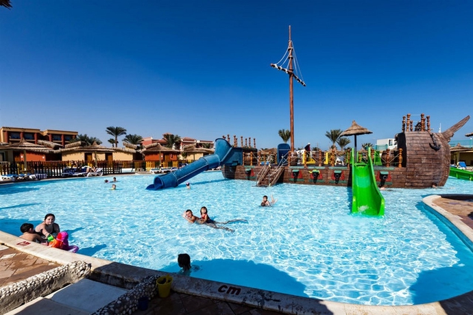 Imagen general del Hotel Titanic Beach Spa and Aqua Park. Foto 11