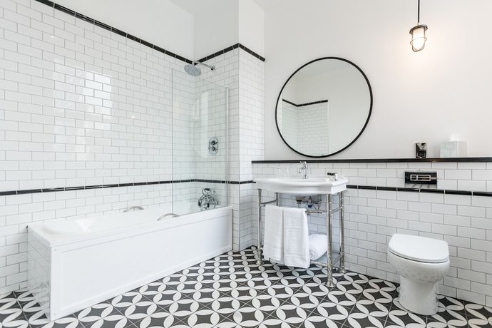 Imagen de la habitación del Hotel Titanic Belfast. Foto 10