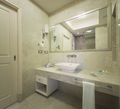 Imagen de la habitación del Hotel Titanic Business Kartal. Foto 10