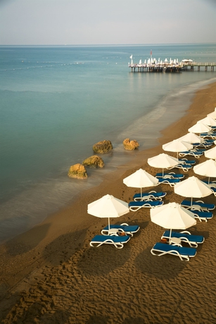 Imagen de los exteriores del Hotel Titanic Deluxe Lara. Foto 6