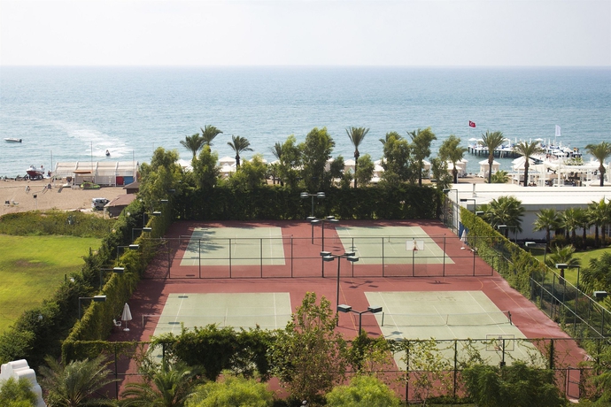 Imagen de los exteriores del Hotel Titanic Deluxe Lara. Foto 7