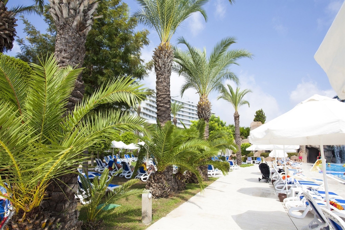 Imagen de los exteriores del Hotel Titanic Deluxe Lara. Foto 8