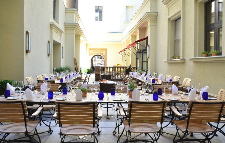 Imagen del bar/restaurante del Hotel Titanic Gendarmenmarkt Berlin. Foto 4