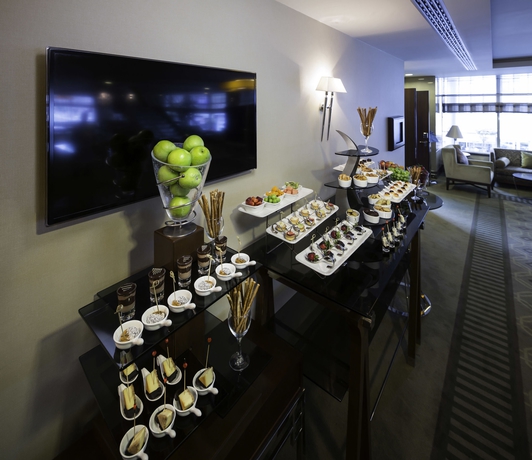 Imagen del bar/restaurante del Hotel Titanic Port Bakirkoy. Foto 7