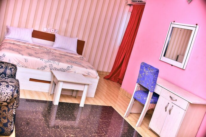 Imagen de la habitación del Hotel Titanium And Resorts. Foto 16