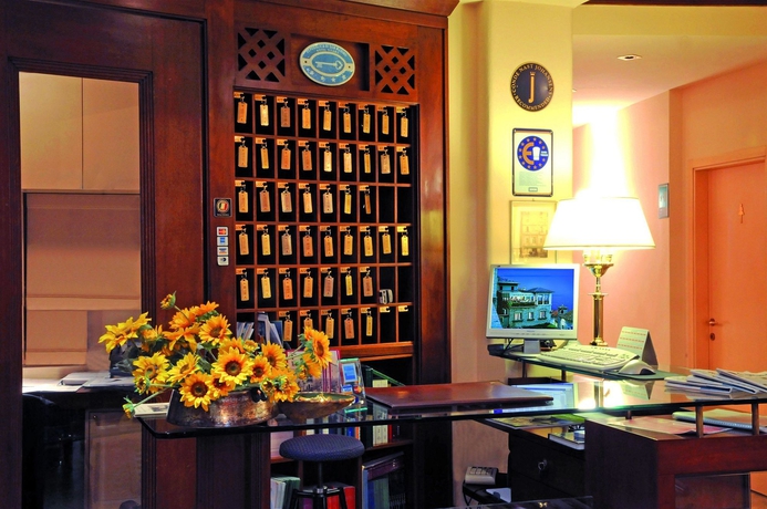 Imagen de los interiores del Hotel Titano. Foto 15