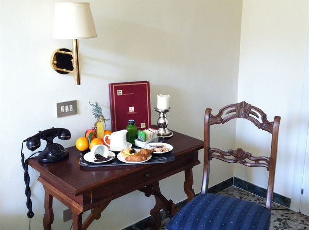 Imagen de la habitación del Hotel Titano. Foto 11