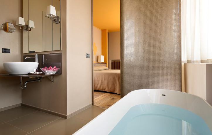 Imagen de la habitación del Hotel Titano Suites. Foto 8