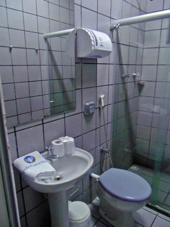 Imagen de la habitación del Hotel Titao Plaza. Foto 17