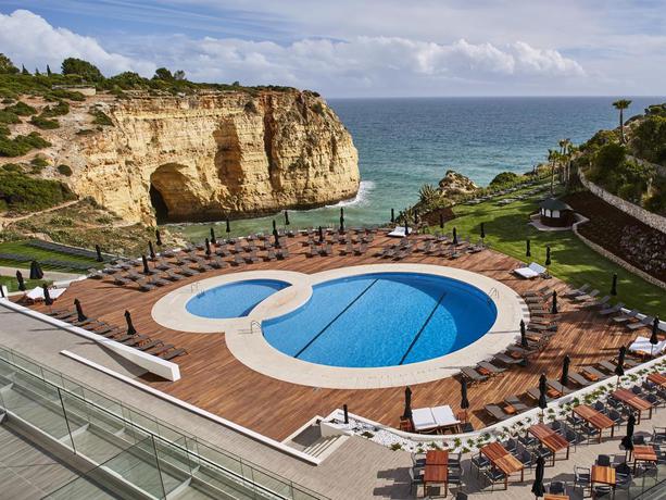 Imagen de la piscina del Hotel Tivoli Carvoeiro Algarve Resort. Foto 32