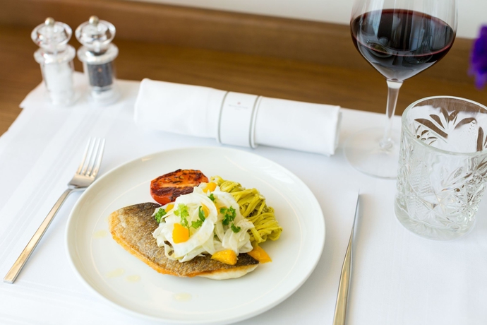 Imagen del bar/restaurante del Hotel Tivoli Doelen Amsterdam. Foto 7