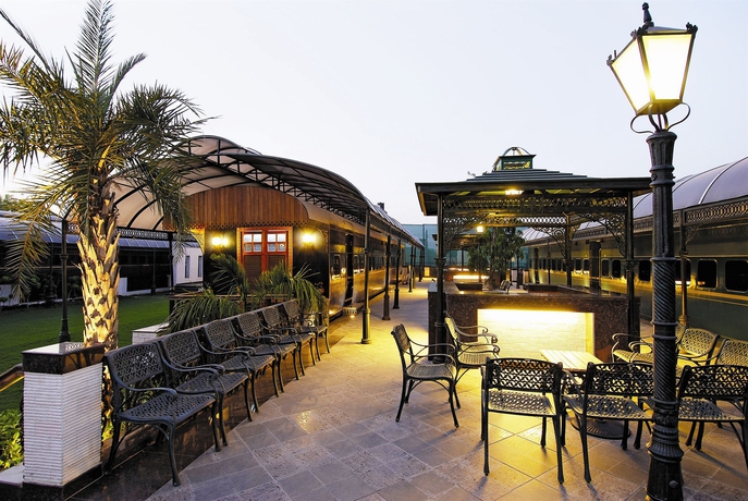 Imagen de los exteriores del Hotel Tivoli Garden Resort. Foto 3