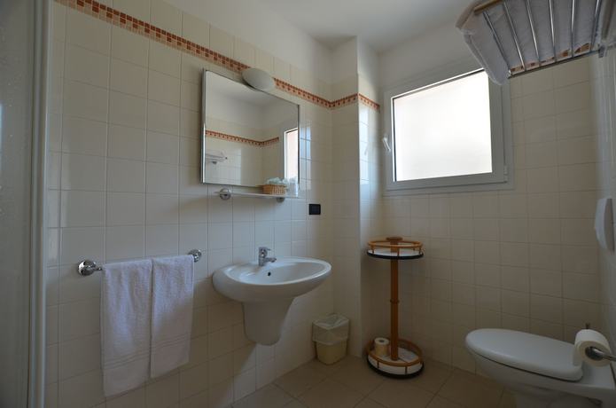Imagen de la habitación del Hotel Tivoli, Lignano Sabbiadoro. Foto 9