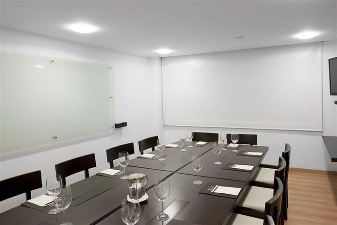 Imagen de los interiores del Hotel Tivoli Suites. Foto 9