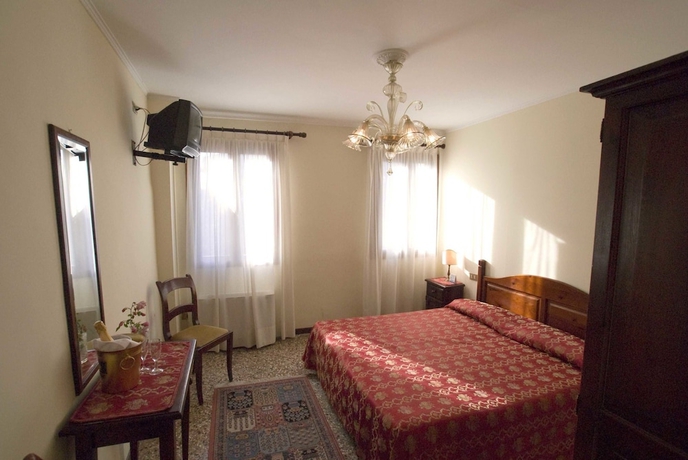 Imagen de la habitación del Hotel Tivoli, Venecia. Foto 7