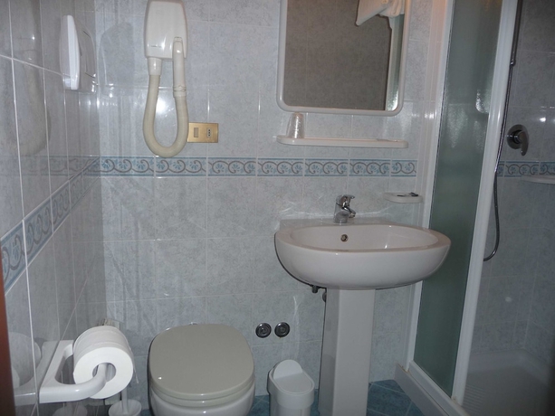 Imagen de la habitación del Hotel Tivoli, Venecia. Foto 10