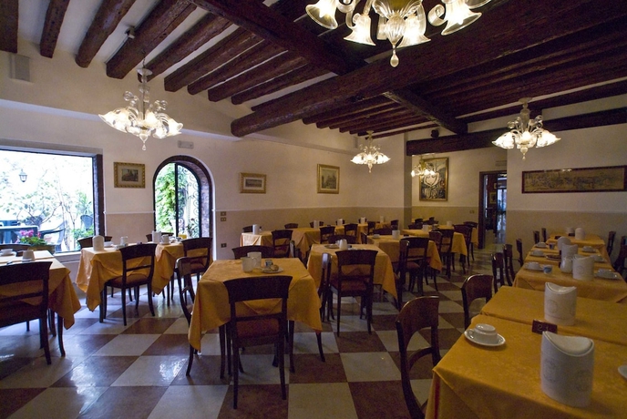 Imagen de la habitación del Hotel Tivoli, Venecia. Foto 17