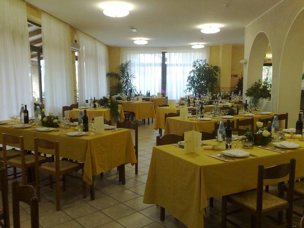 Imagen del bar/restaurante del Hotel Tiziana. Foto 2