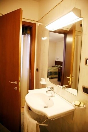 Imagen de la habitación del Hotel Tiziana. Foto 4