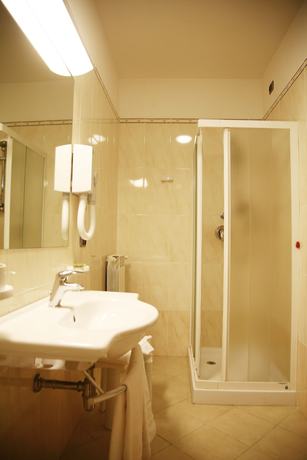 Imagen de la habitación del Hotel Tiziana. Foto 6