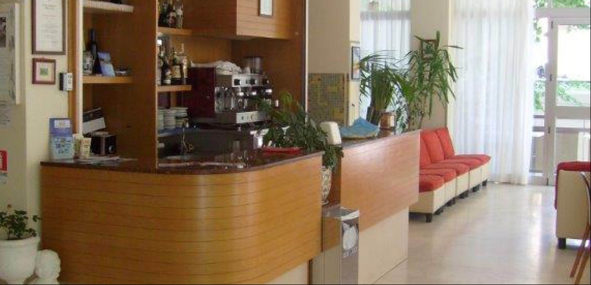 Imagen del bar/restaurante del Hotel Tiziana, Rimini. Foto 2