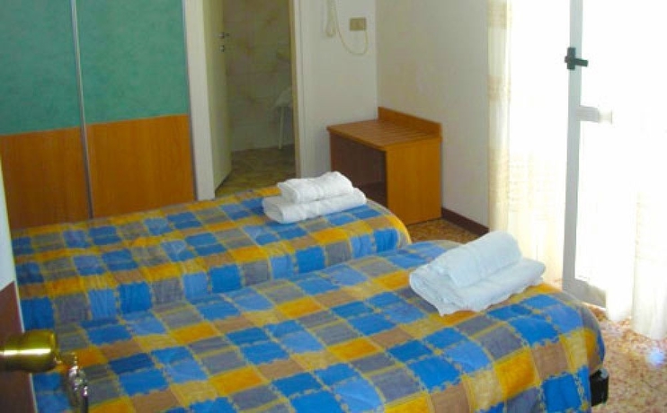 Imagen de la habitación del Hotel Tiziana, Rimini. Foto 5