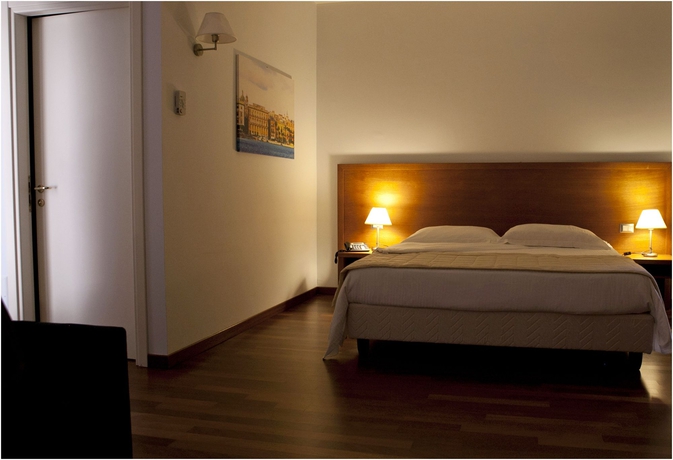 Imagen de la habitación del Hotel Tiziano, Trapani. Foto 6